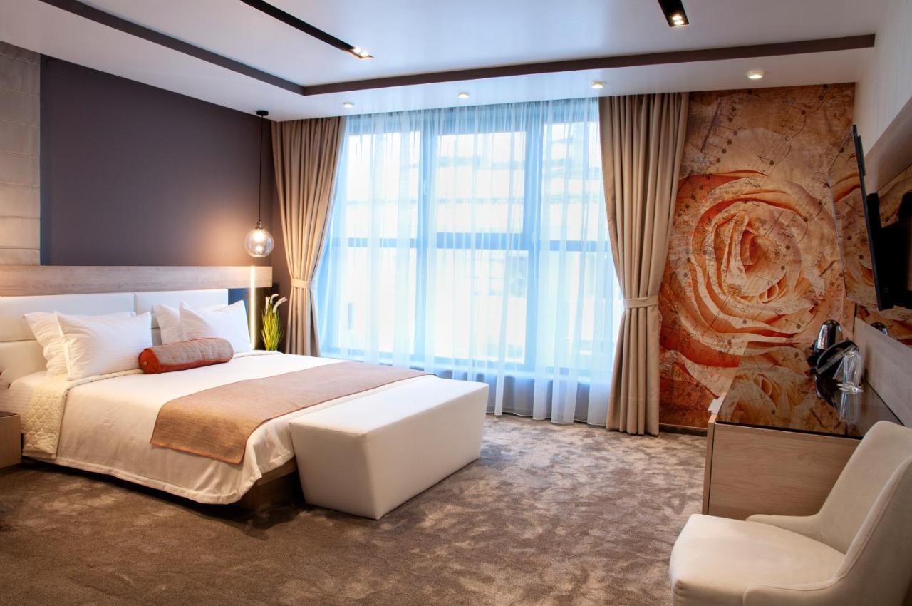 שומן Family Hotel Business Club מראה חיצוני תמונה