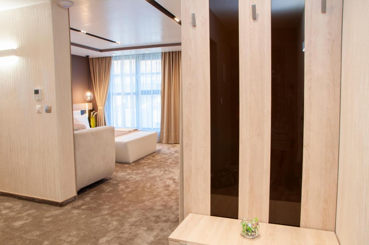 שומן Family Hotel Business Club מראה חיצוני תמונה