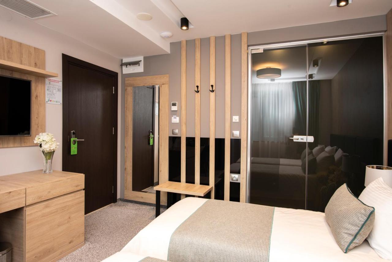 שומן Family Hotel Business Club מראה חיצוני תמונה