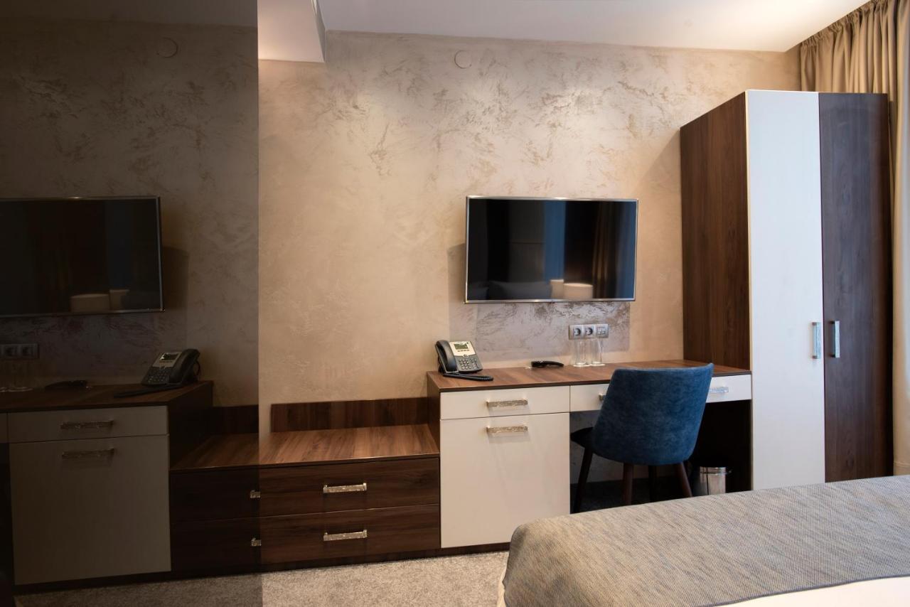 שומן Family Hotel Business Club מראה חיצוני תמונה