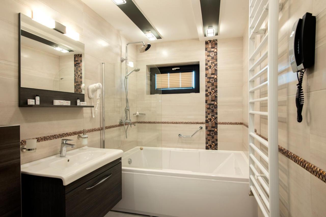 שומן Family Hotel Business Club מראה חיצוני תמונה