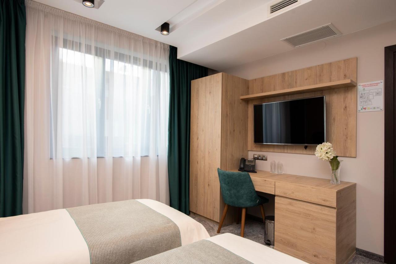 שומן Family Hotel Business Club מראה חיצוני תמונה