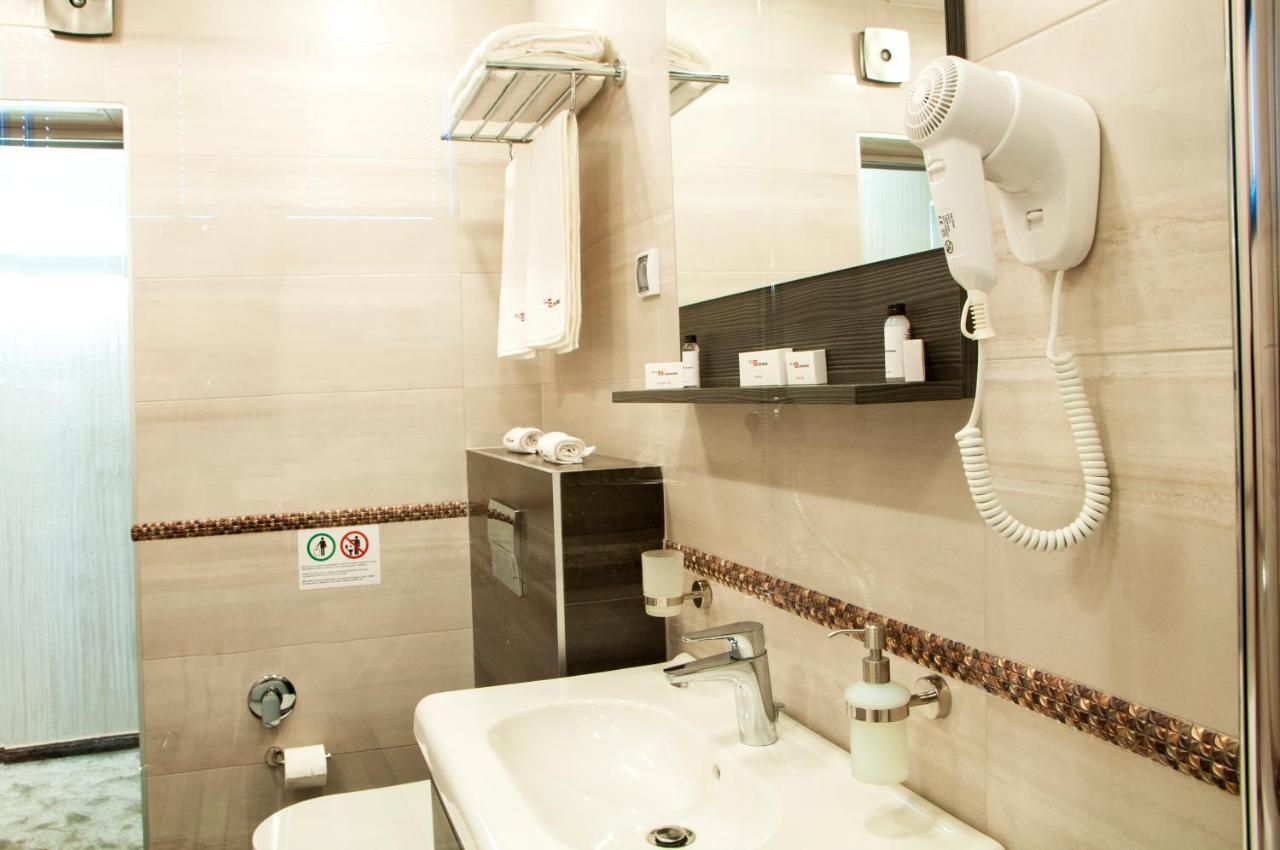 שומן Family Hotel Business Club מראה חיצוני תמונה