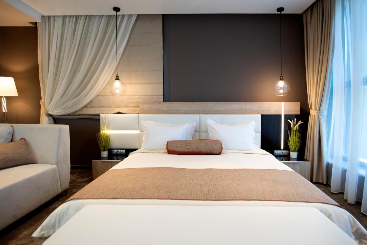 שומן Family Hotel Business Club מראה חיצוני תמונה