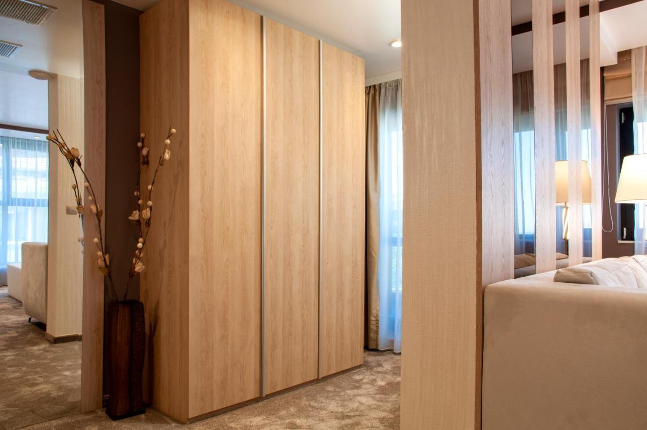 שומן Family Hotel Business Club מראה חיצוני תמונה