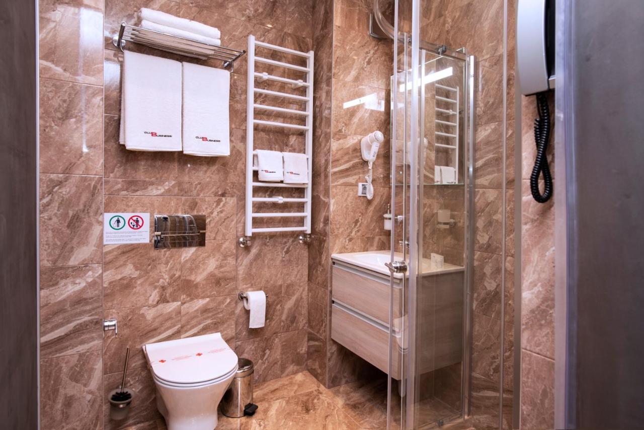 שומן Family Hotel Business Club מראה חיצוני תמונה